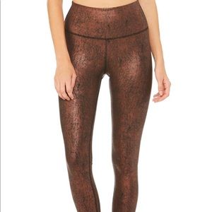 Alo high waist airbrush metallic leggings!